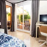 Apartman Modern Next To Pool *
