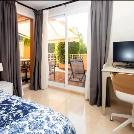 아파트 Modern Next To Pool *