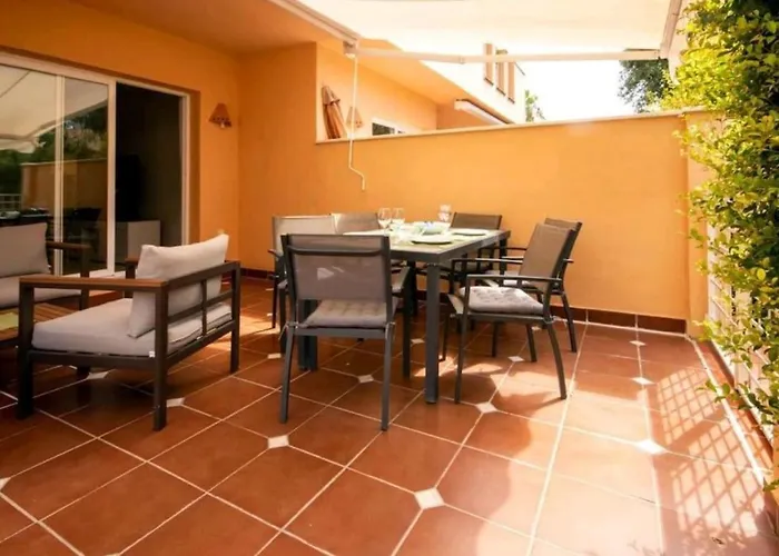 アパート Modern Next To Pool *