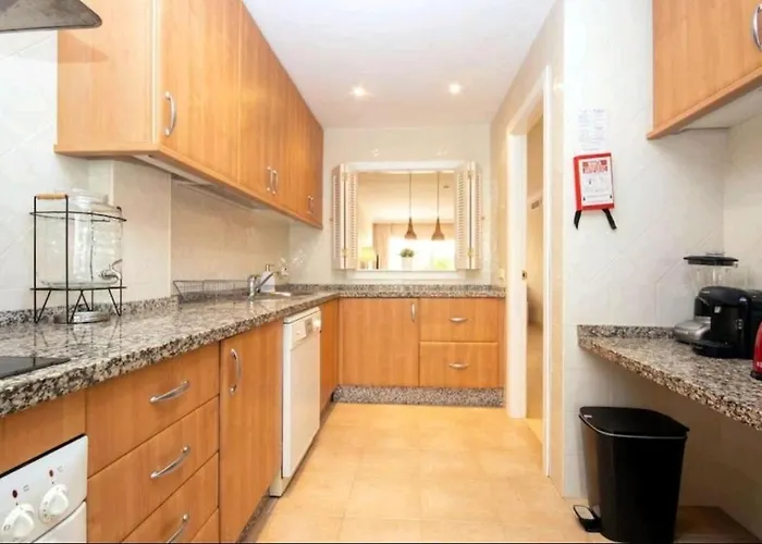 Modern Next To Pool *