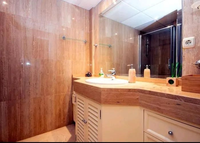 アパート Modern Next To Pool *