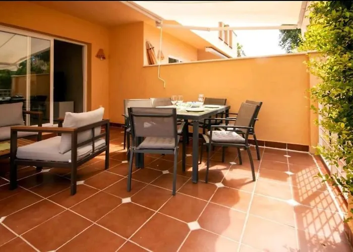 Modern Next To Pool מארבלה