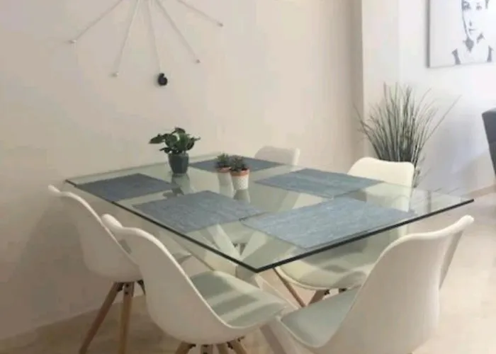 Modern Next To Pool *