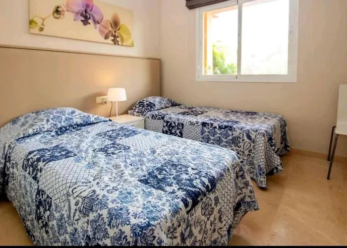 Modern Next To Pool מארבלה