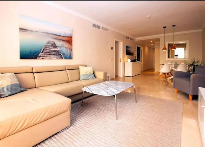 Apartment Modern Next To Pool Marbella