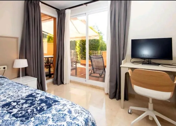 아파트 Modern Next To Pool *